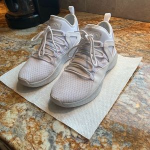 Boys Jordan Shoes Size 5